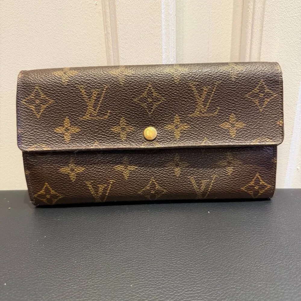 Louis Vuitton Monogram Portefeuille Sara Long Wallet Bifold COA Incl. - Picture 1 of 13